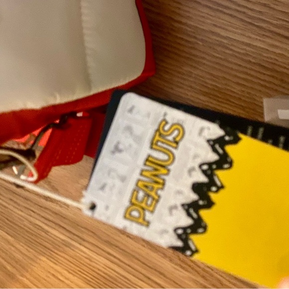 Loungefly Peanuts Quilted Crossbody Bag in White & Red with Yellow Accent NWT - Picture 2 of 5